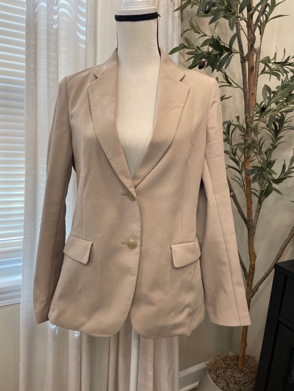 Uniqlo Women's Light Beige Tailored Blazer S